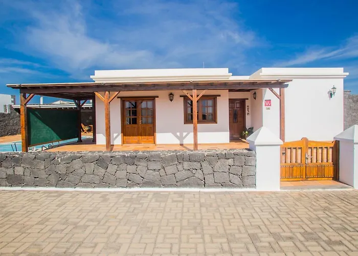 A1 Casas Y Juani Y Juan Lanzarote * San Bartolomé